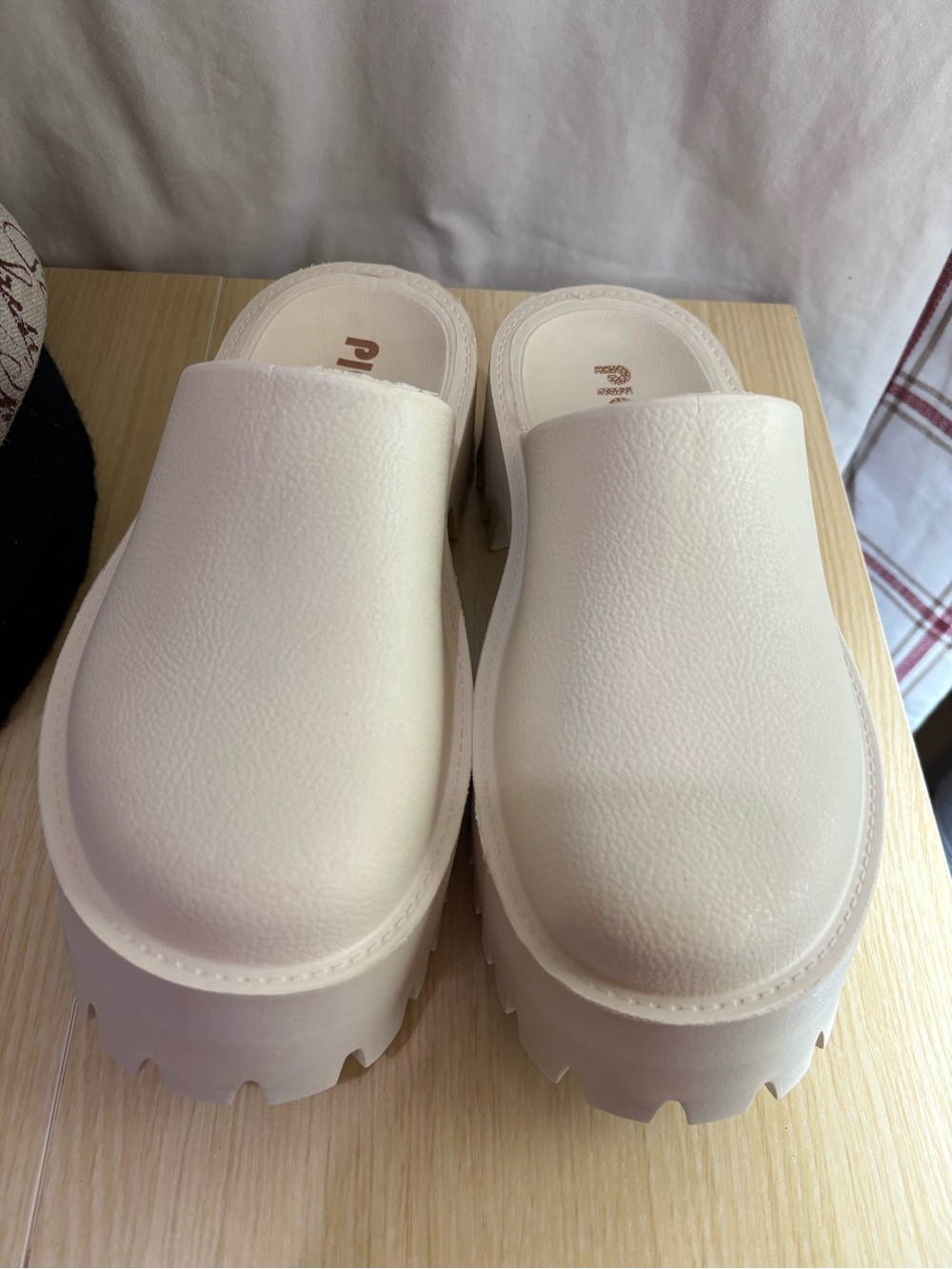 Play By Jeffery Campbell Women’s Cream Platform Clog Mules